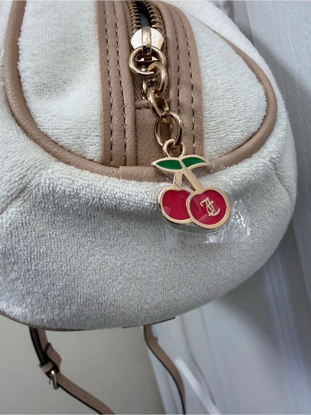 NWT Juicy Couture Juicy Sugar Satchel with Charm in Soft White